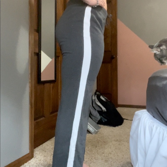 ⚡️VINTAGE NIKE SWEATPANTS⚡️ - Picture 5 of 5